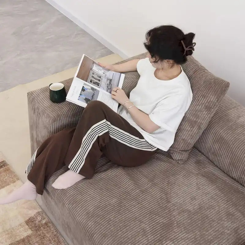 Divano componibile a L oversize in velluto a coste 142 con pouf, classico e profondo