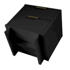 Comodino moderno a 2 cassetti — Frontale in legno scanalato e maniglie con finitura oro