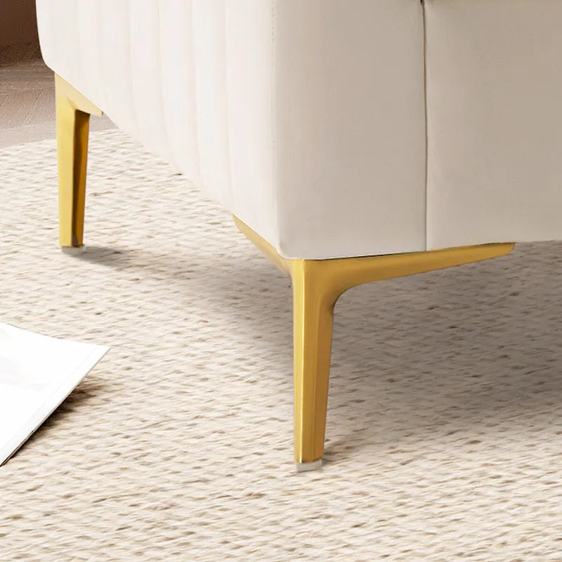 Poltrona di design in velluto con cuscino rimovibile e gambe in metallo dorato