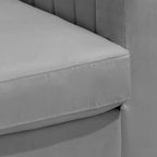 Poltrona di design in velluto con cuscino rimovibile e gambe in metallo dorato